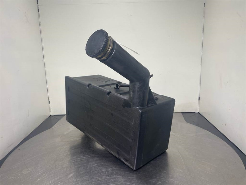 Schaeff SKL834-5267010034/6414014102-Fuel tank - Frame/ Chassis for Construction machinery: picture 2 Schaeff SKL834-5267010034/6414014102-Fuel tank - Frame/ Chassis for Construction machinery: picture 2