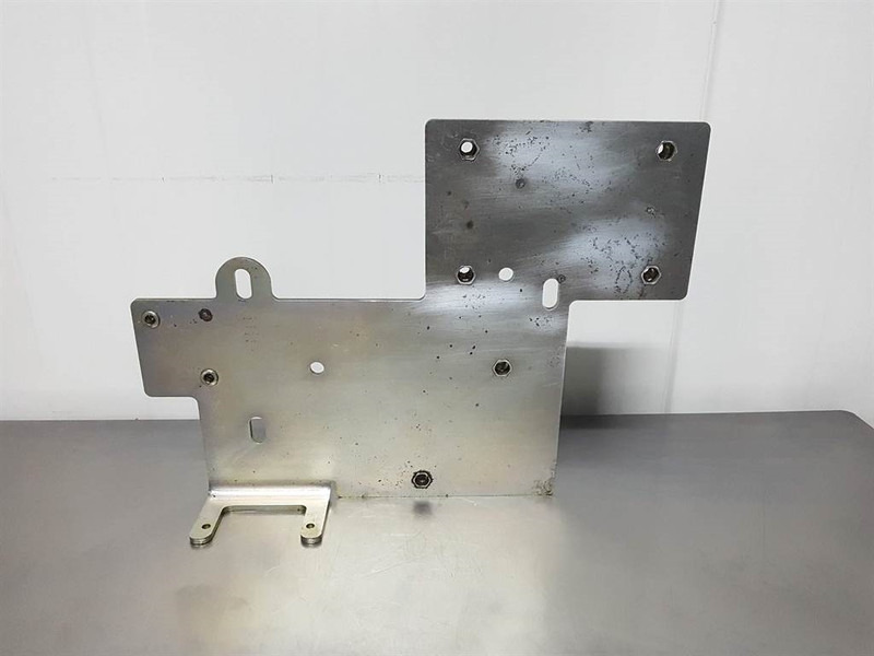 Terex Schaeff -0451539005-Bracket/Ventilhalterplatte/Plaat - Frame/ Chassis for Construction machinery: picture 2 Terex Schaeff -0451539005-Bracket/Ventilhalterplatte/Plaat - Frame/ Chassis for Construction machinery: picture 2