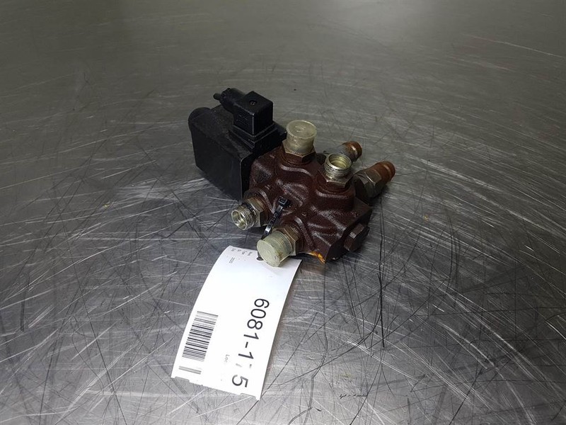 Zettelmeyer ZL 1001 - Valve/Ventile/Ventiel - Hydraulics: picture 2 Zettelmeyer ZL 1001 - Valve/Ventile/Ventiel - Hydraulics: picture 2