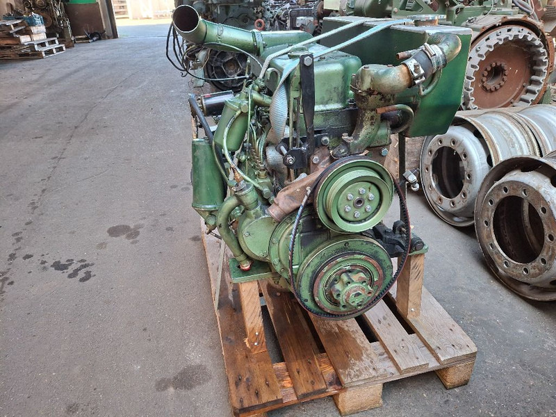 Mercedes-Benz OM352 - Engine: picture 2 Mercedes-Benz OM352 - Engine: picture 2