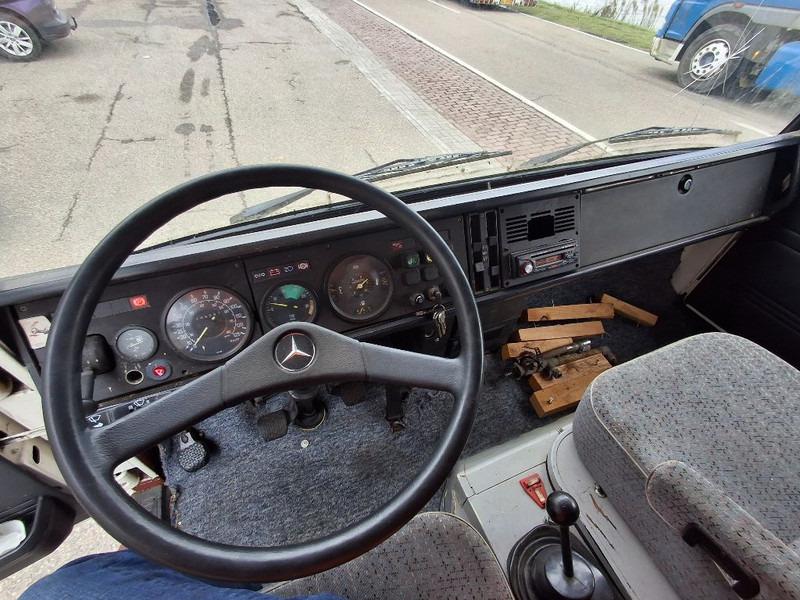 Truck Mercedes-Benz LP 813: picture 6