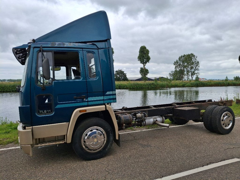 Volvo FL611 - Cab chassis truck: picture 3 Volvo FL611 - Cab chassis truck: picture 3