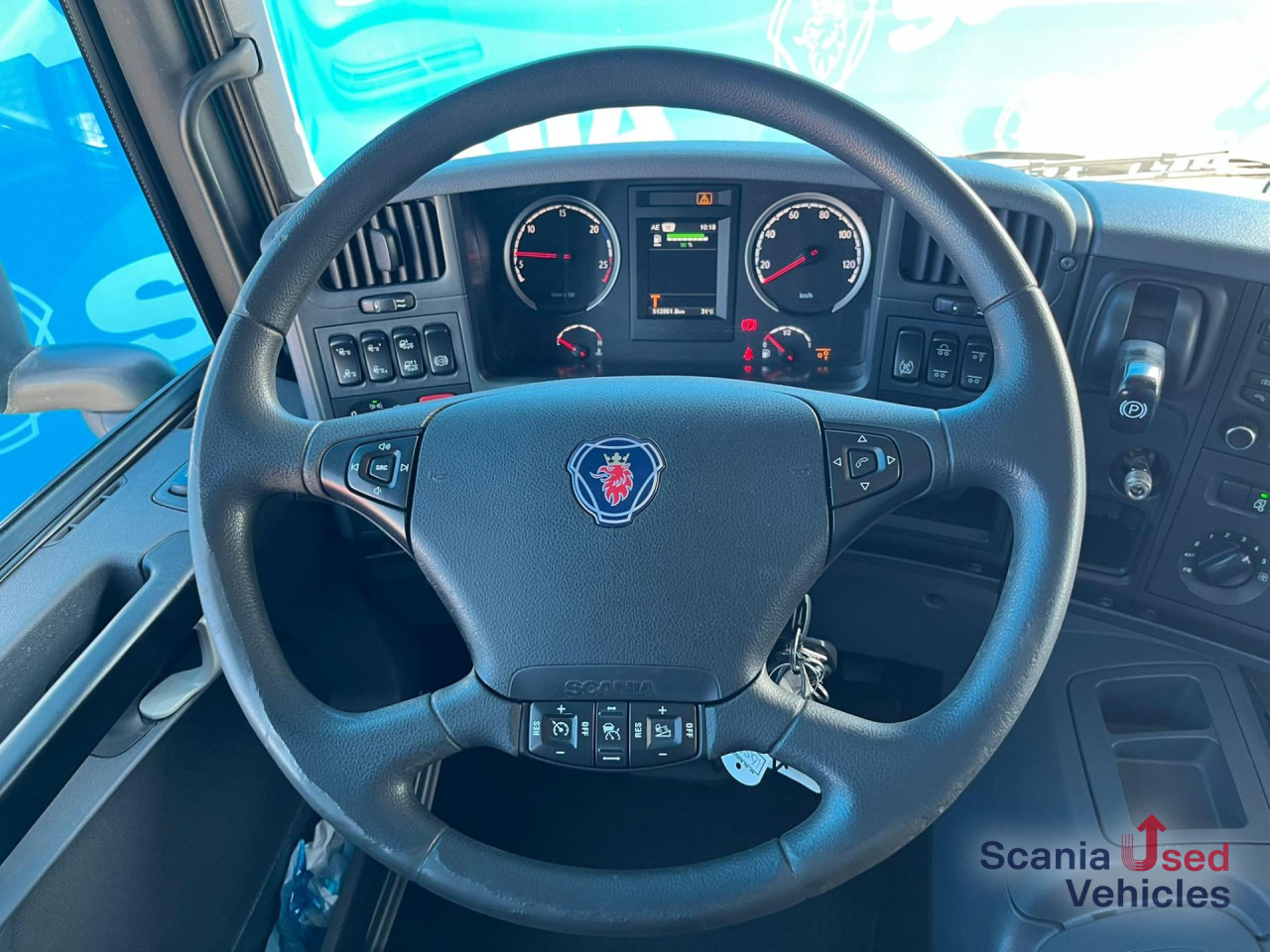SCANIA P 320 DB6x2*4MNB RETARDER FULL AIR 8T TAIL LIFT 2T - Box truck: picture 5 SCANIA P 320 DB6x2*4MNB RETARDER FULL AIR 8T TAIL LIFT 2T - Box truck: picture 5