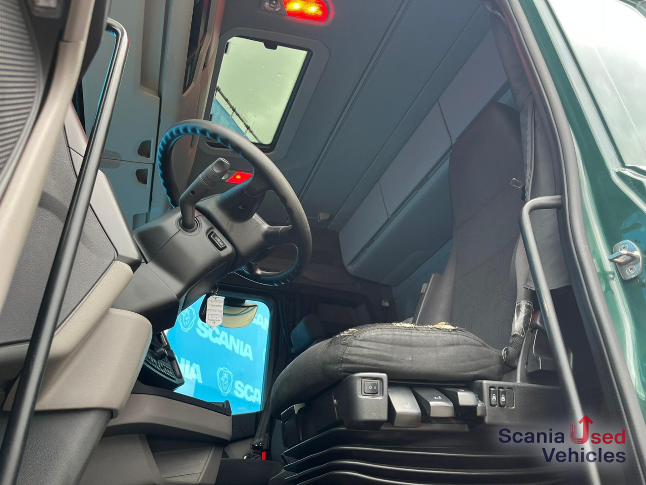 SCANIA R 410 A4x2NA RETARDER ADR FL LED ACC - Tractor truck: picture 2 SCANIA R 410 A4x2NA RETARDER ADR FL LED ACC - Tractor truck: picture 2