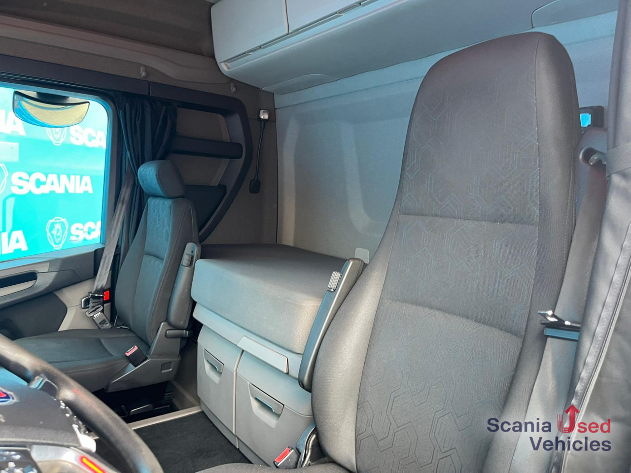 SCANIA R 410 A4x2NA RETARDER ADR FL LED ACC - Tractor truck: picture 3 SCANIA R 410 A4x2NA RETARDER ADR FL LED ACC - Tractor truck: picture 3