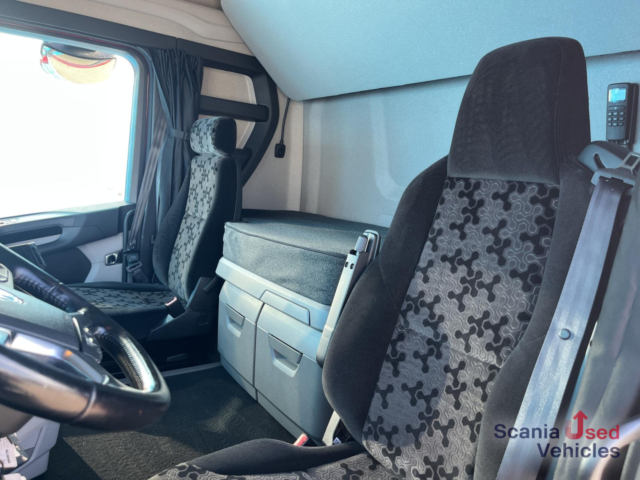 SCANIA R 410 A4x2NA RETARDER LED NAVI - Tractor truck: picture 3 SCANIA R 410 A4x2NA RETARDER LED NAVI - Tractor truck: picture 3