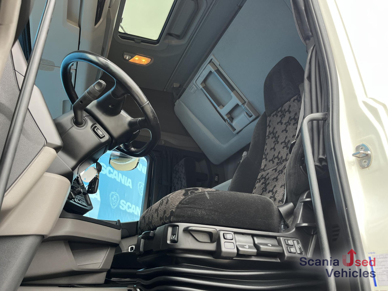 SCANIA R 450 A4x2LB RETARDER DIFF-L P-AIRCO FULL AIR - Tractor truck: picture 2 SCANIA R 450 A4x2LB RETARDER DIFF-L P-AIRCO FULL AIR - Tractor truck: picture 2