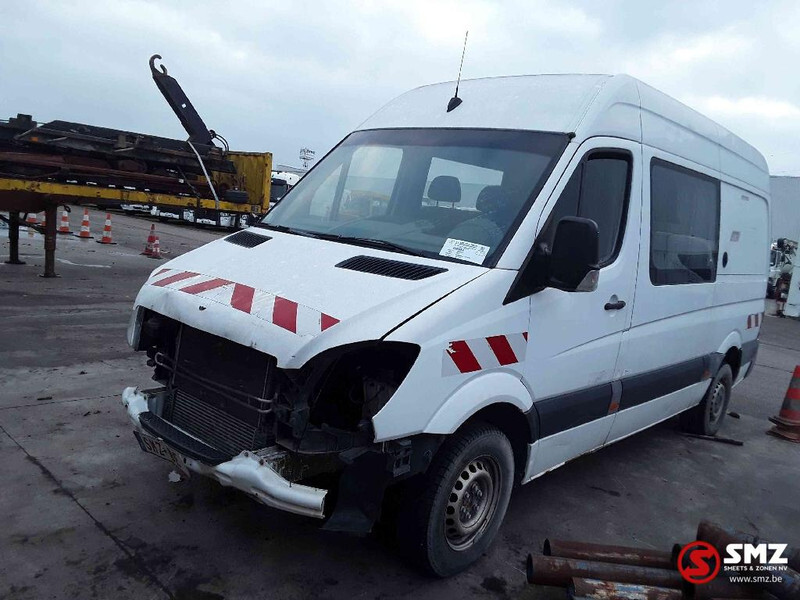 Mercedes-Benz Sprinter 311 accident - Closed box van: picture 3 Mercedes-Benz Sprinter 311 accident - Closed box van: picture 3