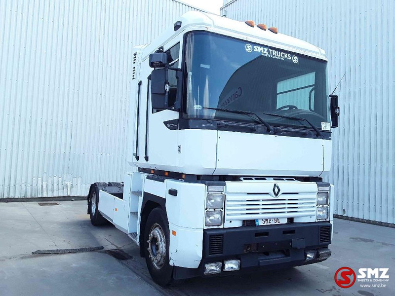 Tractor truck Renault Magnum 440: picture 1