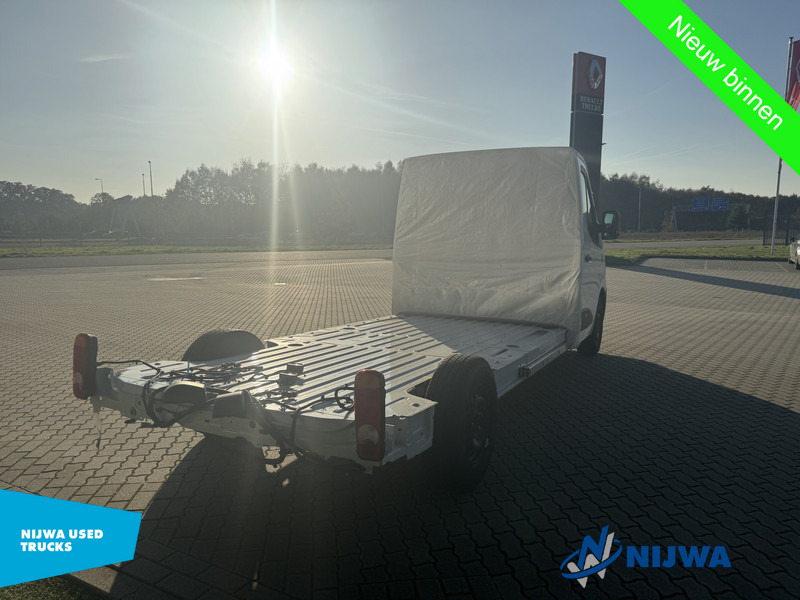 Renault Master E-Tech 145 L3H1 platform cabine - Commercial truck, Electric van: picture 4 Renault Master E-Tech 145 L3H1 platform cabine - Commercial truck, Electric van: picture 4