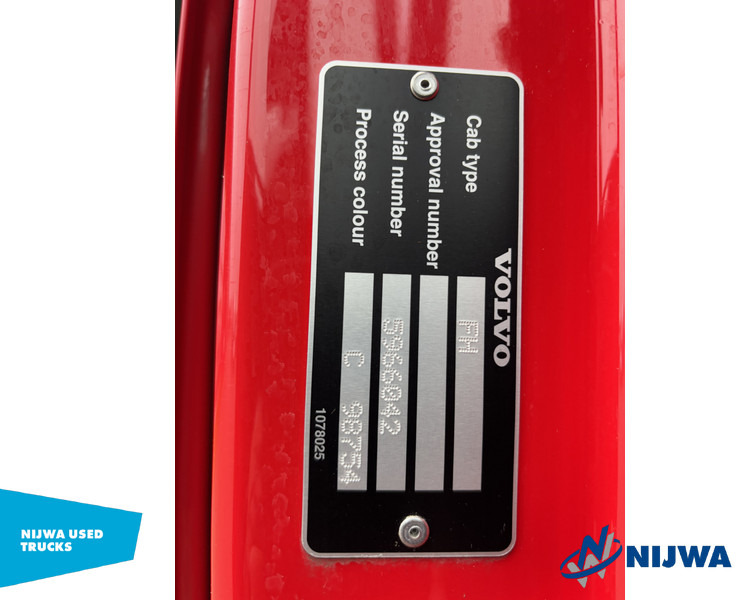 Tractor truck Volvo FH 460 4x2 PTO + ACC: picture 13 Tractor truck Volvo FH 460 4x2 PTO + ACC: picture 13