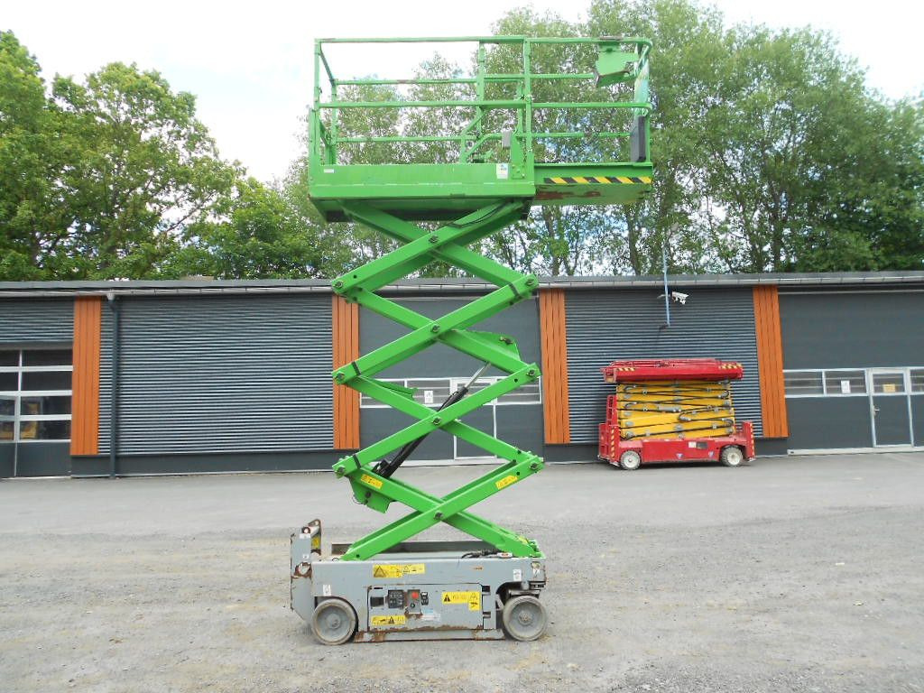 Genie GS 1932, Scherenarbeitsbühne Genie 8 m - Truck with aerial platform: picture 1 Genie GS 1932, Scherenarbeitsbühne Genie 8 m - Truck with aerial platform: picture 1