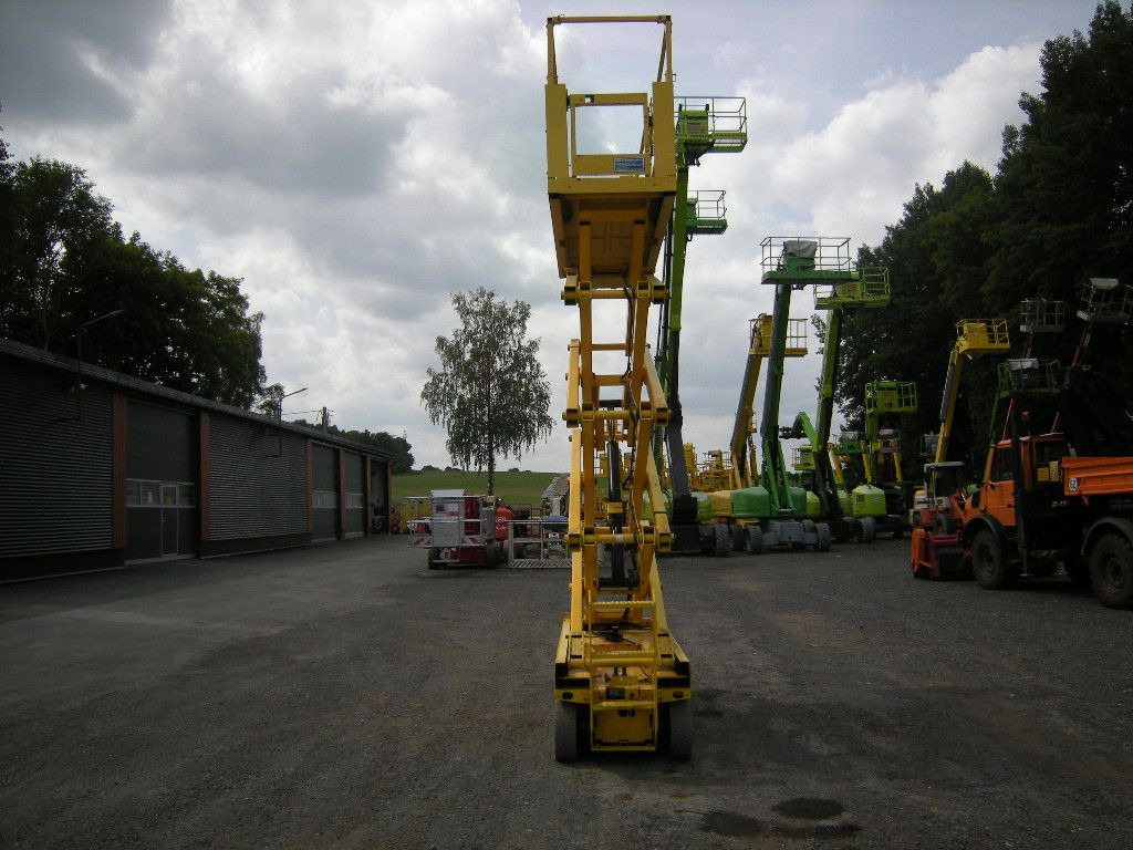 Genie GS 2632, Scherenarbeitsbühne Genie 10 m - Truck with aerial platform: picture 3 Genie GS 2632, Scherenarbeitsbühne Genie 10 m - Truck with aerial platform: picture 3