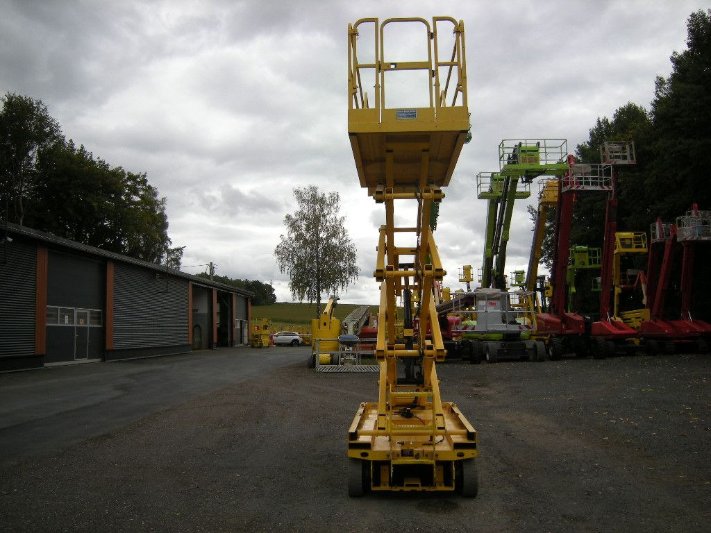 Genie GS 2646, Scherenarbeitsbühne Genie 9,9 m - Truck with aerial platform: picture 3 Genie GS 2646, Scherenarbeitsbühne Genie 9,9 m - Truck with aerial platform: picture 3