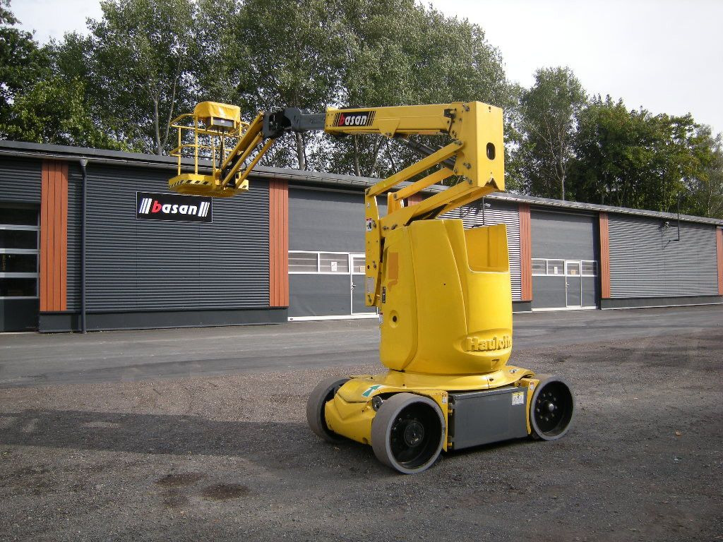 Haulotte HA12CJ+ , AH 12m, Korbarm drehbar - Truck with aerial platform: picture 3 Haulotte HA12CJ+ , AH 12m, Korbarm drehbar - Truck with aerial platform: picture 3