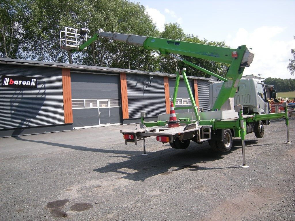 Nissan NT 400 Cabstar mit Palfinger P260BK, 21m - Truck with aerial platform: picture 1 Nissan NT 400 Cabstar mit Palfinger P260BK, 21m - Truck with aerial platform: picture 1
