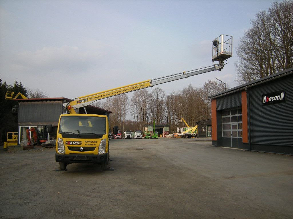 Renault Maxity mit Multitel 160 Alu DS - Truck with aerial platform: picture 5 Renault Maxity mit Multitel 160 Alu DS - Truck with aerial platform: picture 5