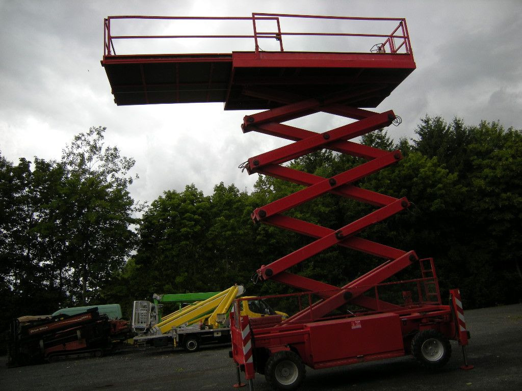 Scherenarbeitsbühne Liftlux SL172-24D4WD,S AH 19 - Truck with aerial platform: picture 4 Scherenarbeitsbühne Liftlux SL172-24D4WD,S AH 19 - Truck with aerial platform: picture 4