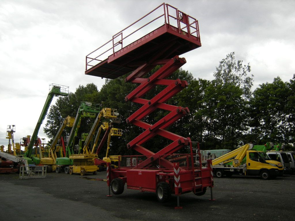 Scherenarbeitsbühne Liftlux SL172-24D4WD,S AH 19 - Truck with aerial platform: picture 3 Scherenarbeitsbühne Liftlux SL172-24D4WD,S AH 19 - Truck with aerial platform: picture 3