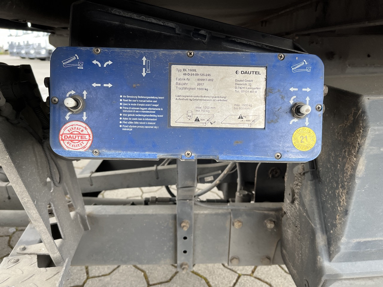 Iveco 120E25 Eurocargo 4x2 Koffer | Ladebordwand - Box truck: picture 4 Iveco 120E25 Eurocargo 4x2 Koffer | Ladebordwand - Box truck: picture 4