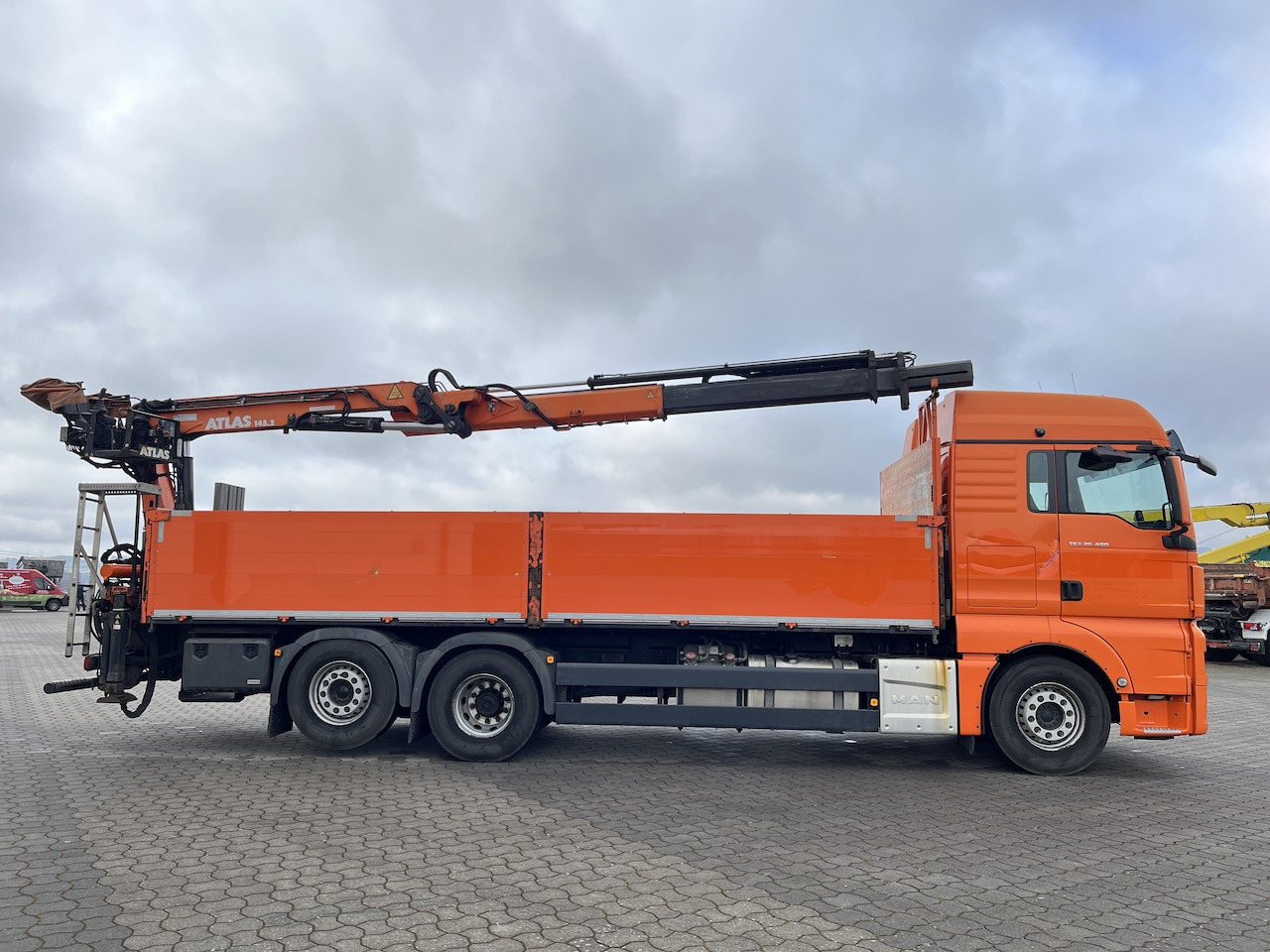 Dropside/ Flatbed truck, Crane truck MAN TGX 26.480 6x2  Atlas 145.2 Baustoff: picture 12