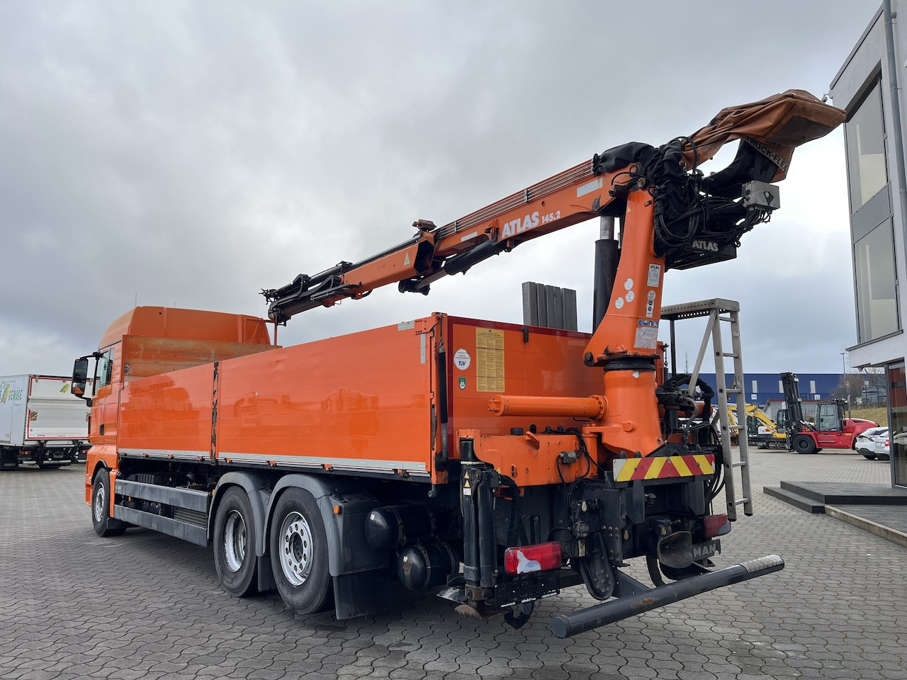 Dropside/ Flatbed truck, Crane truck MAN TGX 26.480 6x2  Atlas 145.2 Baustoff: picture 9
