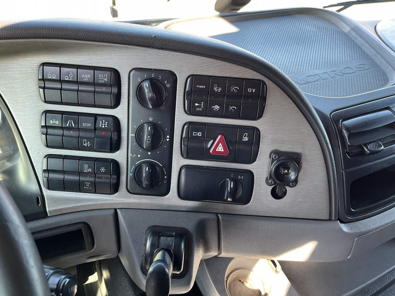 Mercedes-Benz 2541 6x2 Atlas 135.2E Pritsche 8,20 m Ausziehbar - Curtain side truck, Crane truck: picture 3 Mercedes-Benz 2541 6x2 Atlas 135.2E Pritsche 8,20 m Ausziehbar - Curtain side truck, Crane truck: picture 3