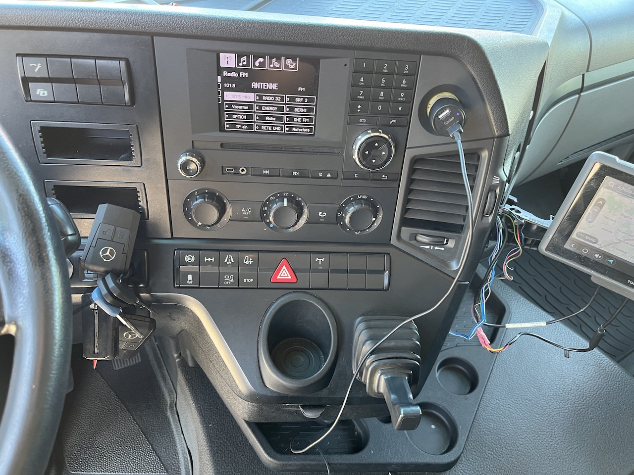 Mercedes-Benz Antos 1840 4x4 HAD LBW Kühlung Flüssigstickstoff - Refrigerator truck: picture 2 Mercedes-Benz Antos 1840 4x4 HAD LBW Kühlung Flüssigstickstoff - Refrigerator truck: picture 2