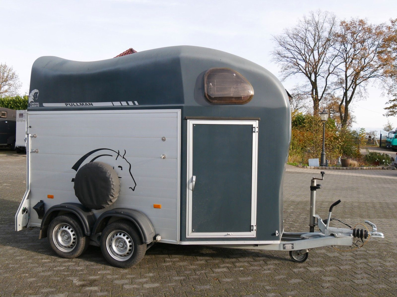Cheval Liberte Gold One Pullmann Alu schwenkbare Klappe - Livestock trailer: picture 1 Cheval Liberte Gold One Pullmann Alu schwenkbare Klappe - Livestock trailer: picture 1