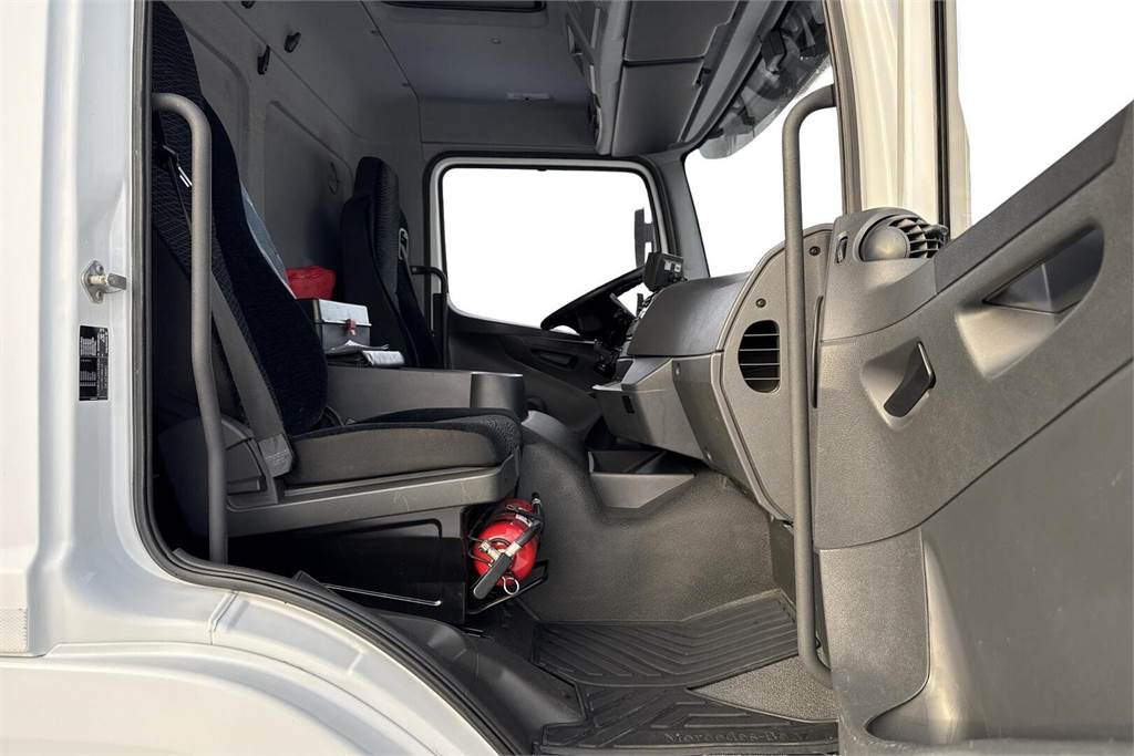 Interior photo 3: Box truck Mercedes-Benz ATEGO 1527L Ksa-kori +PL