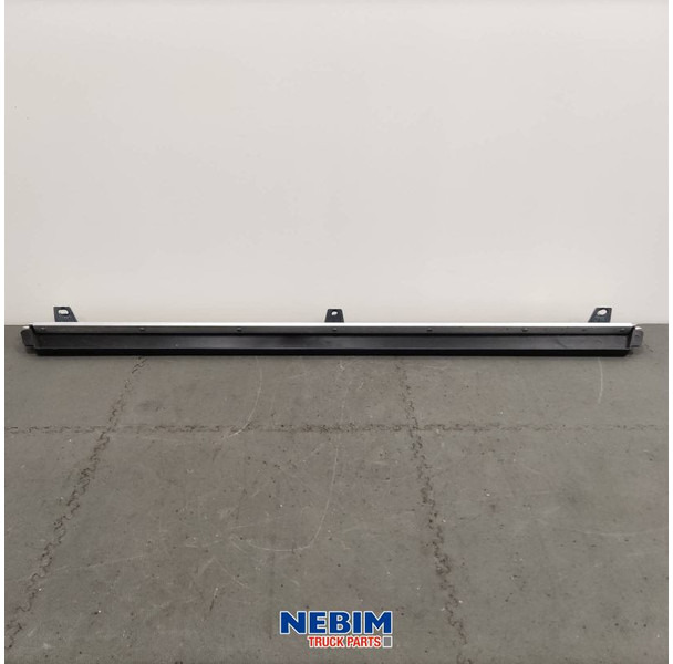 Volvo Volvo - 22256164 - Bumperspoiler midden FH4 / FM4 - Spare parts for Truck: picture 2 Volvo Volvo - 22256164 - Bumperspoiler midden FH4 / FM4 - Spare parts for Truck: picture 2