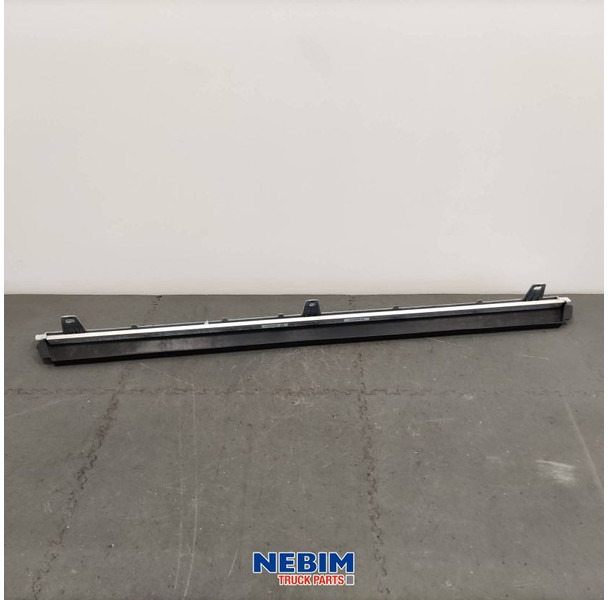 Volvo Volvo - 84173254 - Bumperspoiler midden - Spare parts for Truck: picture 2 Volvo Volvo - 84173254 - Bumperspoiler midden - Spare parts for Truck: picture 2