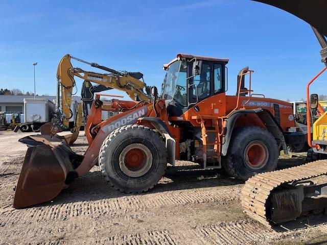 Doosan DL 300-3 (12005349) - Wheel loader: picture 1 Doosan DL 300-3 (12005349) - Wheel loader: picture 1