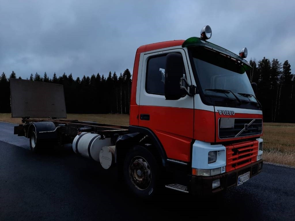 Volvo FM12 - Container transporter/ Swap body truck: picture 2 Volvo FM12 - Container transporter/ Swap body truck: picture 2