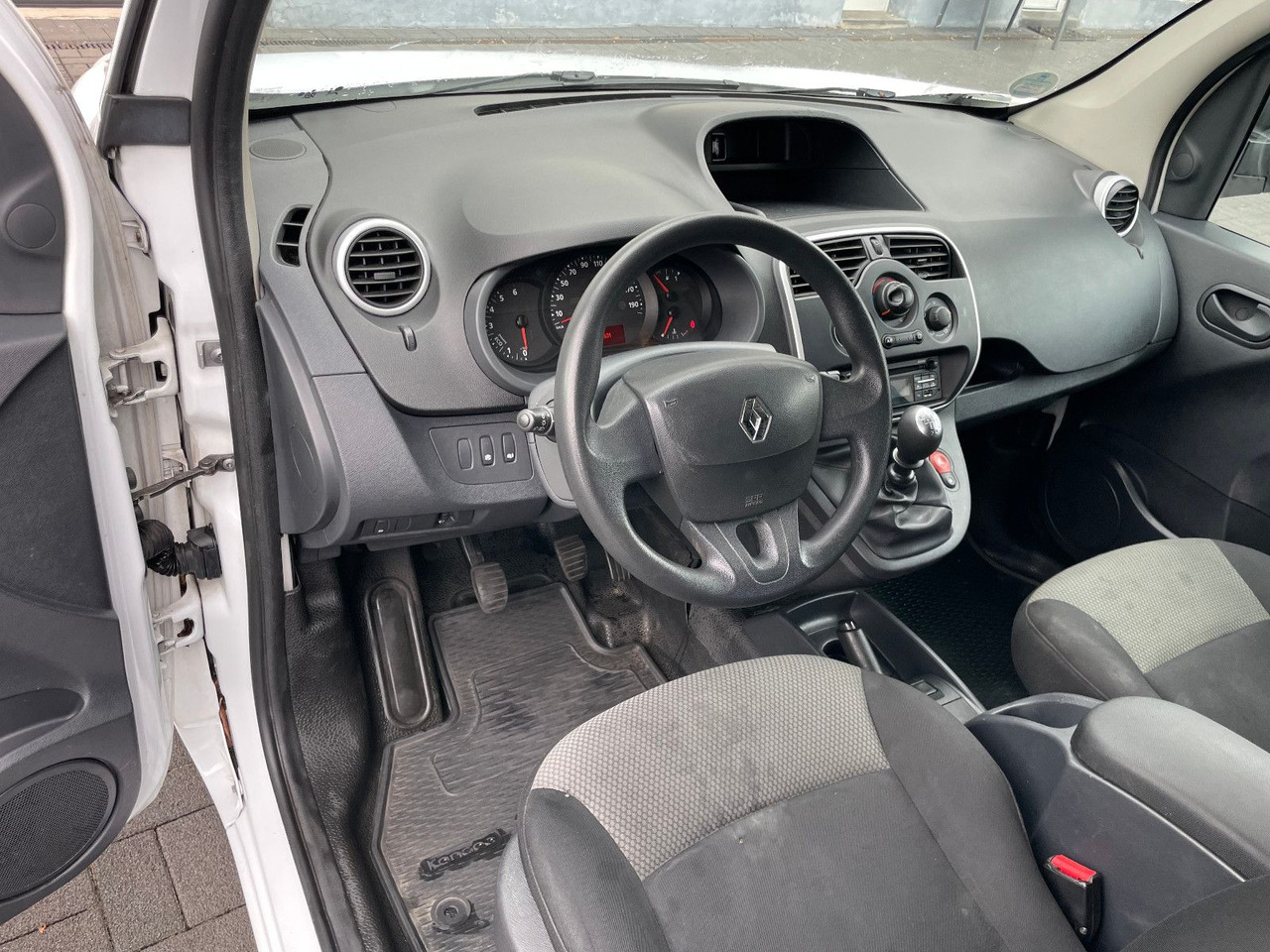 Small van Renault Kangoo 1.5 dCi Rapid Maxi Extra: picture 14 Small van Renault Kangoo 1.5 dCi Rapid Maxi Extra: picture 14