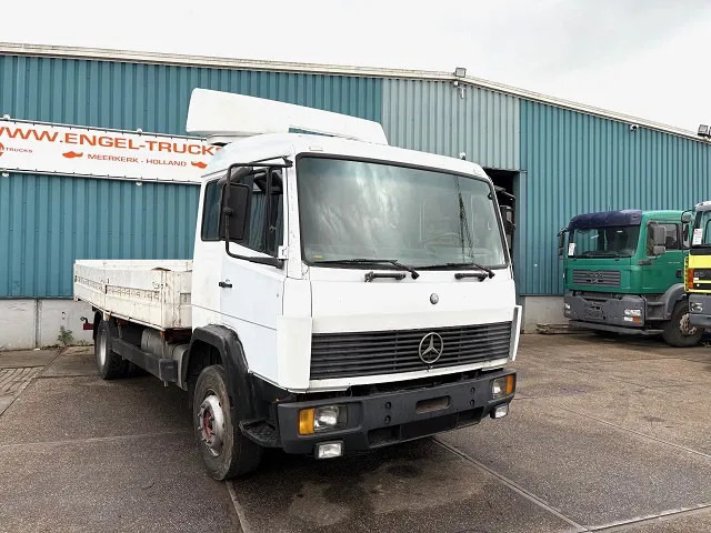 Mercedes-Benz 1117 K 6-CILINDER SLEEPERCAB (8 WHEEL NUTS / FULL STEEL SUSPENSION / MANUAL GEARBOX) - Dropside/ Flatbed truck: picture 2 Mercedes-Benz 1117 K 6-CILINDER SLEEPERCAB (8 WHEEL NUTS / FULL STEEL SUSPENSION / MANUAL GEARBOX) - Dropside/ Flatbed truck: picture 2
