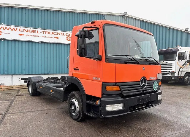 Mercedes-Benz Atego 823L DAY CAB (6-CILINDER) 4x2 CHASSIS (MANUAL GEARBOX / SPER DIFFERENTIAL / 6-CILINDER ENGINE) - Cab chassis truck: picture 2 Mercedes-Benz Atego 823L DAY CAB (6-CILINDER) 4x2 CHASSIS (MANUAL GEARBOX / SPER DIFFERENTIAL / 6-CILINDER ENGINE) - Cab chassis truck: picture 2