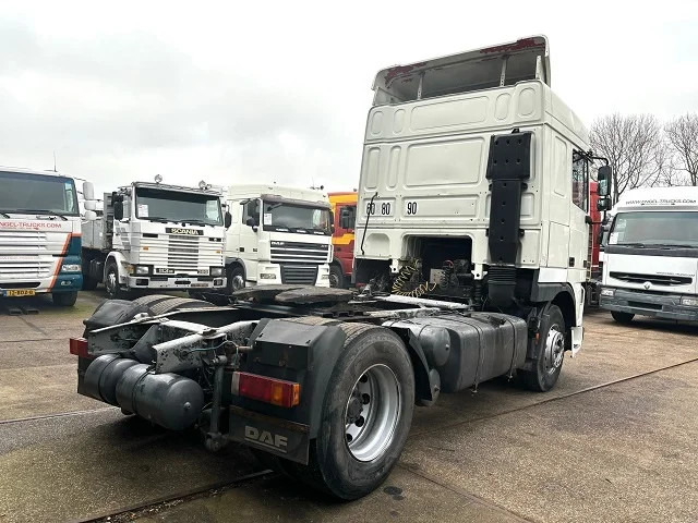 DAF 95.380 XF SPACECAB (EURO 2 (MECHANICAL PUMP & INJECTORS) / ZF16 MANUAL GEARBOX / AIRCONDITIONING) - Tractor truck: picture 3 DAF 95.380 XF SPACECAB (EURO 2 (MECHANICAL PUMP & INJECTORS) / ZF16 MANUAL GEARBOX / AIRCONDITIONING) - Tractor truck: picture 3