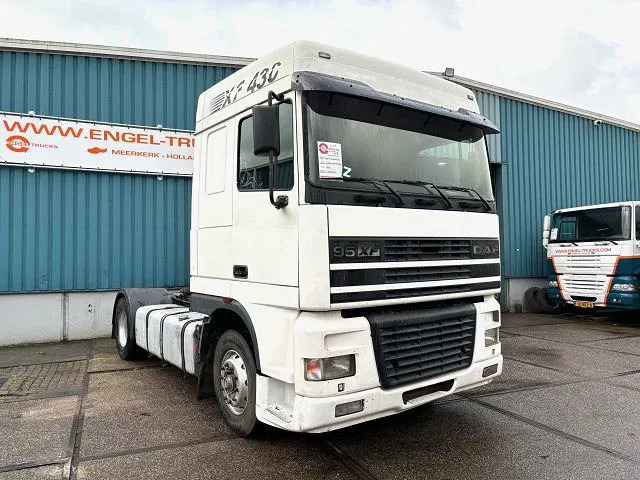 DAF 95.430 XF SPACECAB (EURO 3 / ZF16 MANUAL GEARBOX / ZF-INTARDER / AIRCONDITIONING) - Tractor truck: picture 2 DAF 95.430 XF SPACECAB (EURO 3 / ZF16 MANUAL GEARBOX / ZF-INTARDER / AIRCONDITIONING) - Tractor truck: picture 2