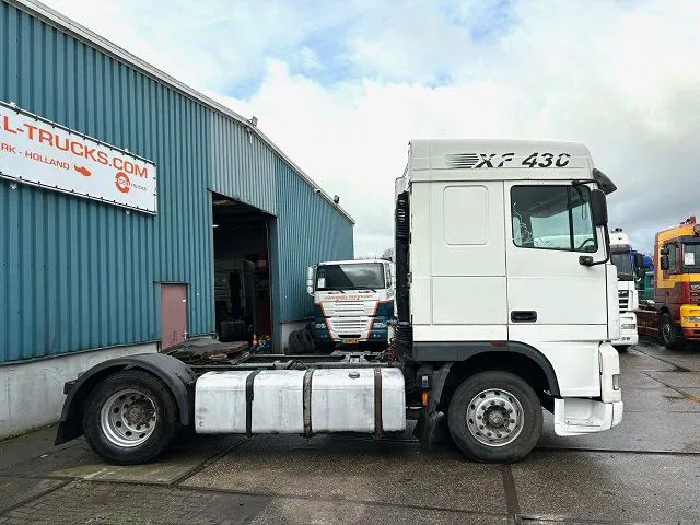 DAF 95.430 XF SPACECAB (EURO 3 / ZF16 MANUAL GEARBOX / ZF-INTARDER / AIRCONDITIONING) - Tractor truck: picture 4 DAF 95.430 XF SPACECAB (EURO 3 / ZF16 MANUAL GEARBOX / ZF-INTARDER / AIRCONDITIONING) - Tractor truck: picture 4