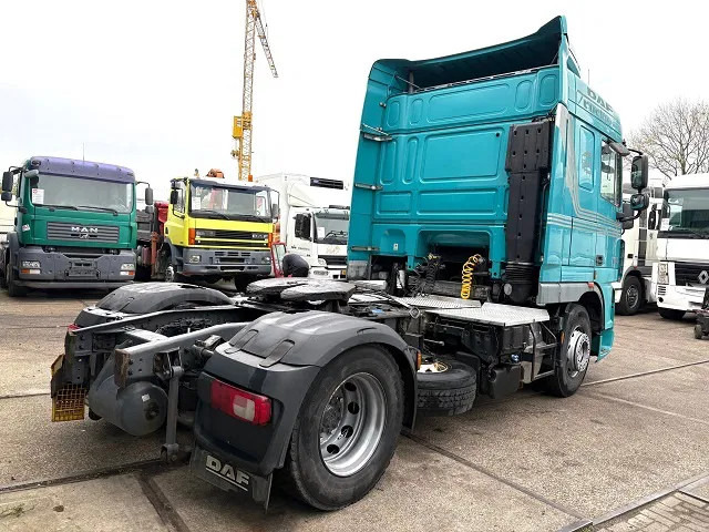 DAF XF 105.460 ATE SPACECAB (EURO 5 / ZF MANUAL GEARBOX / P.T.O. / AIRCONDITIONING / FRIDGE UNDER BED / ETC.) - Tractor truck: picture 3 DAF XF 105.460 ATE SPACECAB (EURO 5 / ZF MANUAL GEARBOX / P.T.O. / AIRCONDITIONING / FRIDGE UNDER BED / ETC.) - Tractor truck: picture 3
