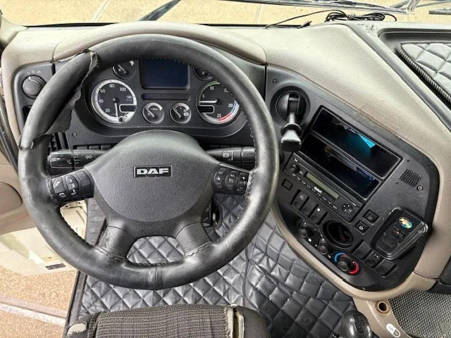 Tractor truck DAF XF 105.460 ATE SPACECAB (EURO 5 / ZF16 MANUAL GEARBOX / 995+500 LITER DIESELTANK / FRIDGE UNDER BED / ETC.): picture 8 Tractor truck DAF XF 105.460 ATE SPACECAB (EURO 5 / ZF16 MANUAL GEARBOX / 995+500 LITER DIESELTANK / FRIDGE UNDER BED / ETC.): picture 8