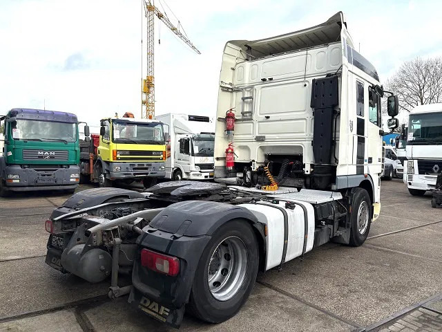 DAF XF 105.460 ATE SPACECAB (EURO 5 / ZF16 MANUAL GEARBOX / 995+500 LITER DIESELTANK / FRIDGE UNDER BED / ETC.) - Tractor truck: picture 3 DAF XF 105.460 ATE SPACECAB (EURO 5 / ZF16 MANUAL GEARBOX / 995+500 LITER DIESELTANK / FRIDGE UNDER BED / ETC.) - Tractor truck: picture 3
