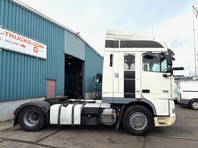 DAF XF 105.460 ATE SPACECAB (EURO 5 / ZF16 MANUAL GEARBOX / 995+500 LITER DIESELTANK / FRIDGE UNDER BED / ETC.) - Tractor truck: picture 4 DAF XF 105.460 ATE SPACECAB (EURO 5 / ZF16 MANUAL GEARBOX / 995+500 LITER DIESELTANK / FRIDGE UNDER BED / ETC.) - Tractor truck: picture 4