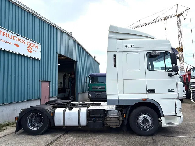 DAF XF 105.460 SPACECAB (4 IDENTICAL UNITS AVAILBLE) (ZF16 MANUAL GEARBOX / MX-BRAKE / 870+430 LITER TANK / FRIDGE / AIRCONDITIONING - Tractor truck: picture 4 DAF XF 105.460 SPACECAB (4 IDENTICAL UNITS AVAILBLE) (ZF16 MANUAL GEARBOX / MX-BRAKE / 870+430 LITER TANK / FRIDGE / AIRCONDITIONING - Tractor truck: picture 4