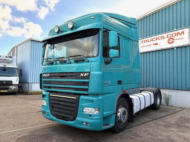 DAF XF 105.460 SPACECAB (EURO 5 / ZF16 MANUAL GEARBOX / P.T.O. / AIRCONDITIONING / FRIDGE UNDER BED / ETC.) - Tractor truck: picture 1 DAF XF 105.460 SPACECAB (EURO 5 / ZF16 MANUAL GEARBOX / P.T.O. / AIRCONDITIONING / FRIDGE UNDER BED / ETC.) - Tractor truck: picture 1