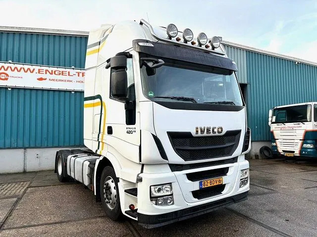 Iveco Stralis 440.42 /TP HIGH-WAY (EURO 6 / AUTOMATIC GEARBOX / 2x TANK / FRIDGE / AIRCONDITIONING / ETC.) - Tractor truck: picture 2 Iveco Stralis 440.42 /TP HIGH-WAY (EURO 6 / AUTOMATIC GEARBOX / 2x TANK / FRIDGE / AIRCONDITIONING / ETC.) - Tractor truck: picture 2