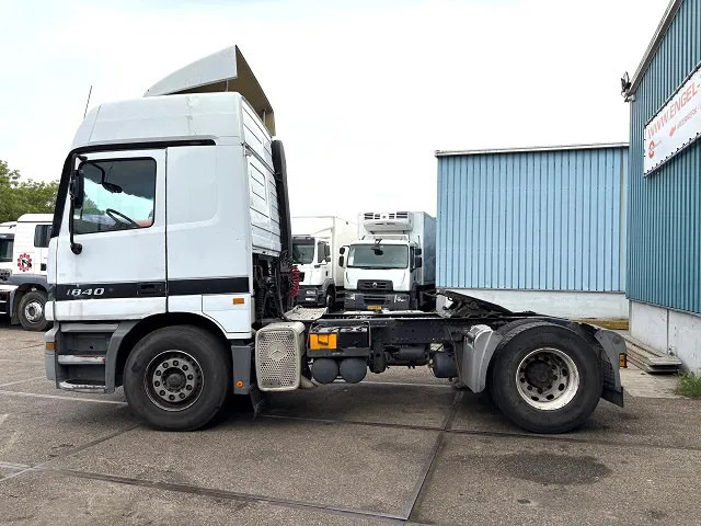 Mercedes-Benz Actros 1840 LS (MP1) (EPS WITH CLUTCH (3 PEDALS) / RETARDER / ROOF SPOILER / ETC.) - Tractor truck: picture 5 Mercedes-Benz Actros 1840 LS (MP1) (EPS WITH CLUTCH (3 PEDALS) / RETARDER / ROOF SPOILER / ETC.) - Tractor truck: picture 5