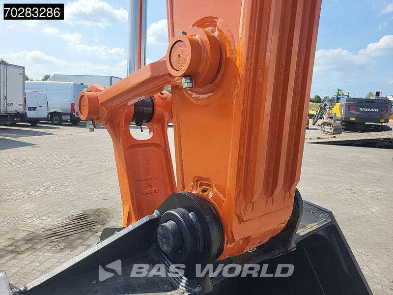 Crawler excavator Hitachi ZX220 LC-5G ISUZU ENGINE: picture 14