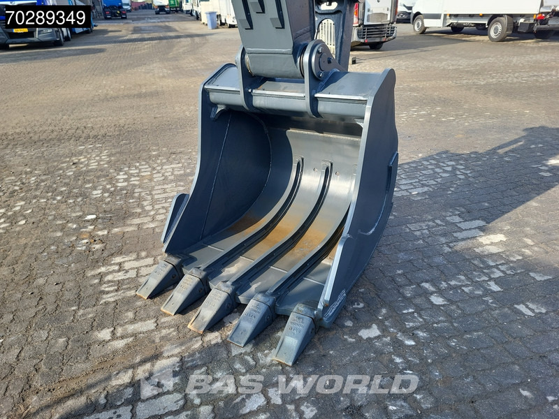 New Crawler excavator Hyundai R210: picture 13